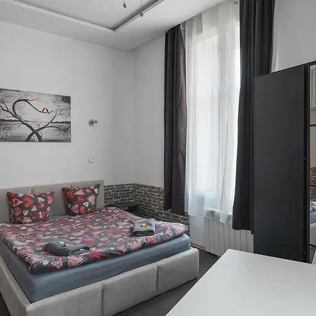 70s Albergue *